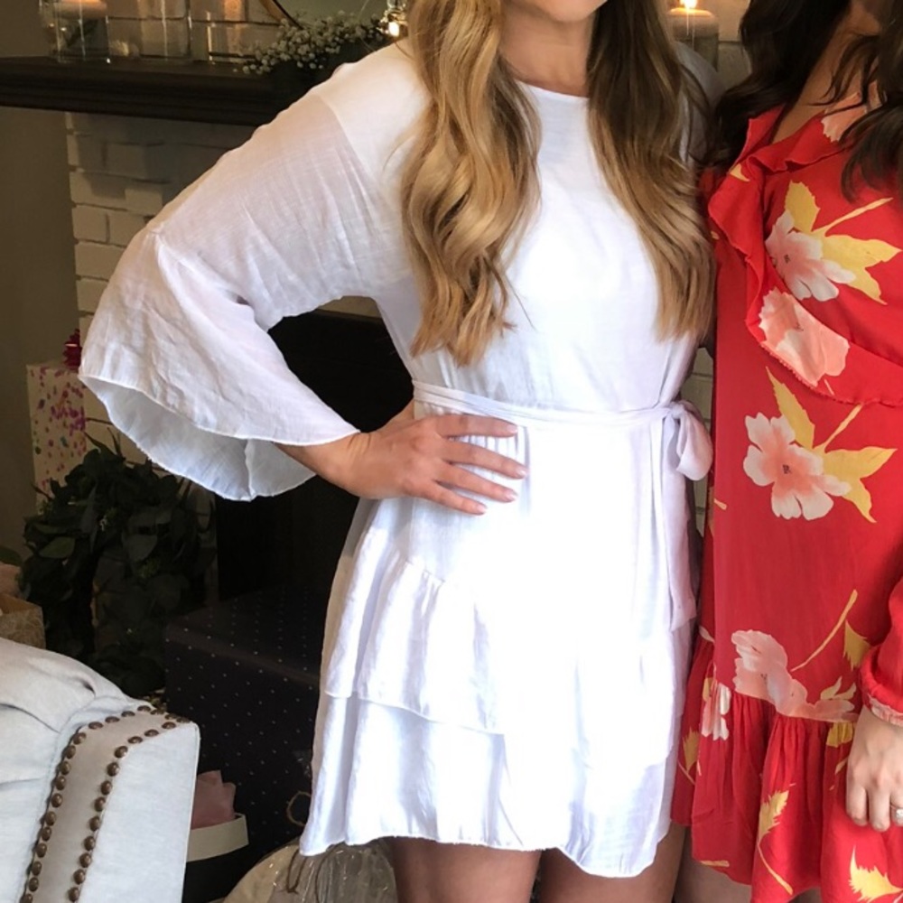 Flows white dress - Picture 4 of 4